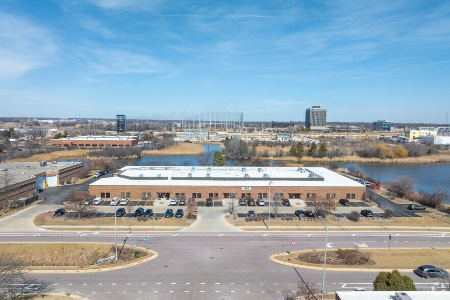 More Photos Of 1000 E State Pkwy, Schaumburg Research And Development For Lease