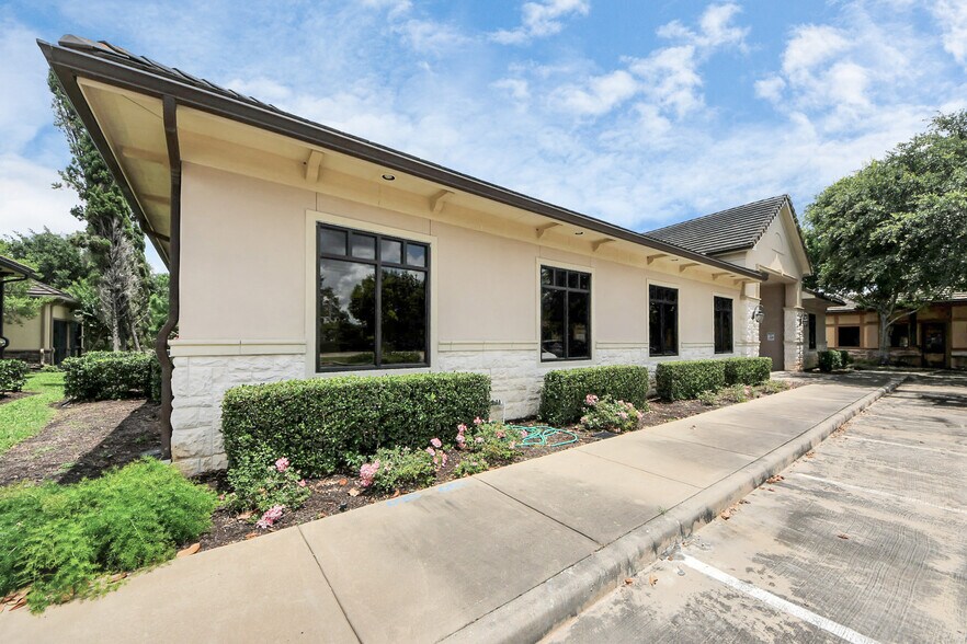More Photos Of 4610 Riverstone Blvd, Missouri City Medical For Sale