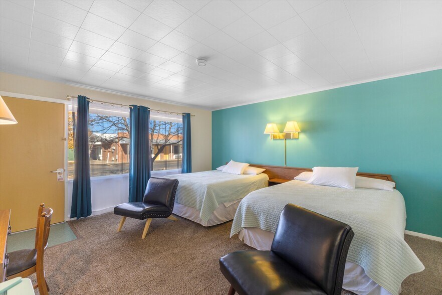 More Photos Of 1354 S 2nd St, Raton Hotel For Sale