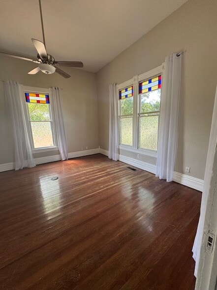 More Photos Of 612 S Rogers St, Waxahachie Office For Sale