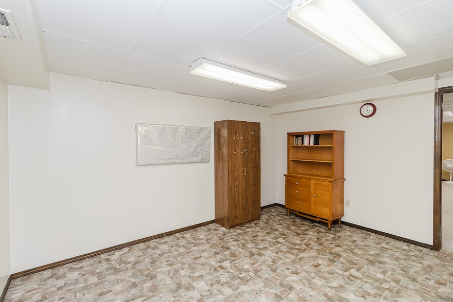 More Photos Of 1319 E 17th Ave, Hutchinson Religious Facility For Sale