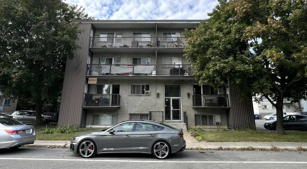 Primary Photo Of 515 Boul Robin, Laval Apartments For Sale