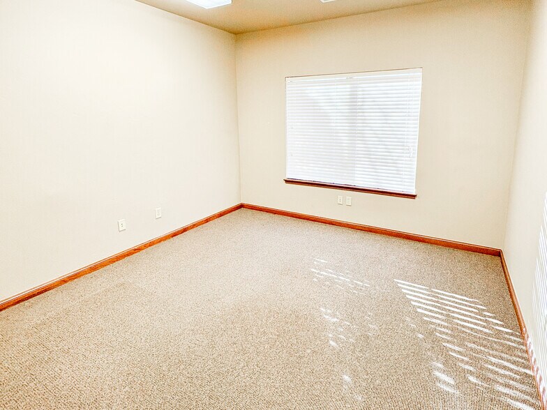 More Photos Of 3839 S Boulevard Ave, Edmond Medical For Sale