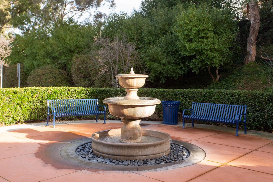 More Photos Of 25550 Hawthorne Blvd, Torrance Medical For Lease