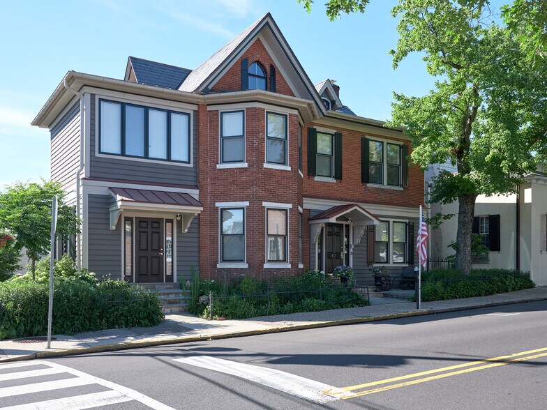 More Photos Of 67 W Court St, Doylestown Office For Lease