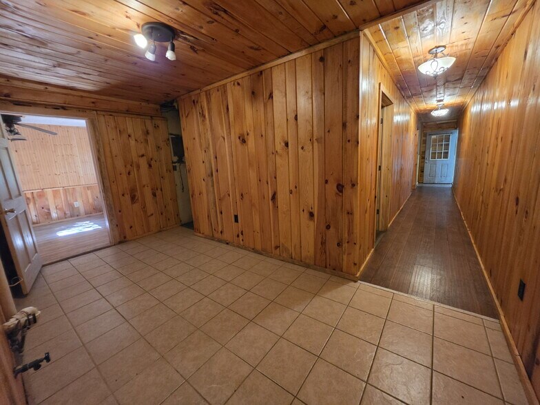More Photos Of N12757 Rindahl Valley Rd, Osseo Warehouse For Lease