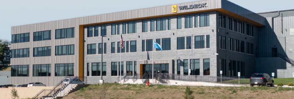 More Photos Of 1900 E North St, Waukesha Manufacturing For Sale