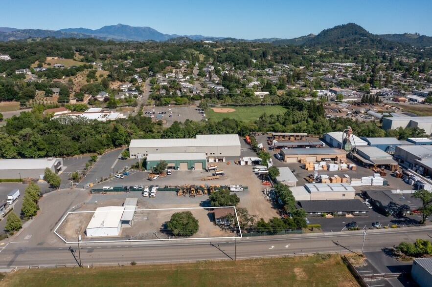 More Photos Of 1480 Grove St, Healdsburg Office For Lease