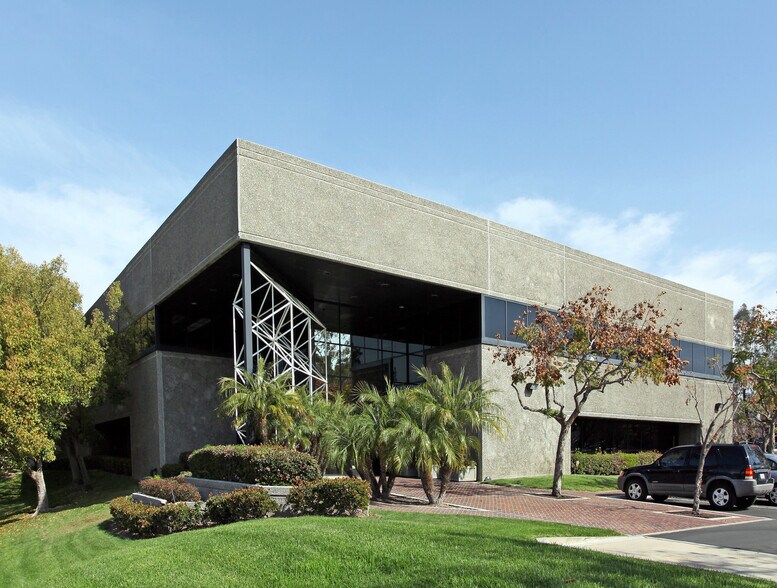 Primary Photo Of 1 Oldfield, Irvine Light Manufacturing For Lease