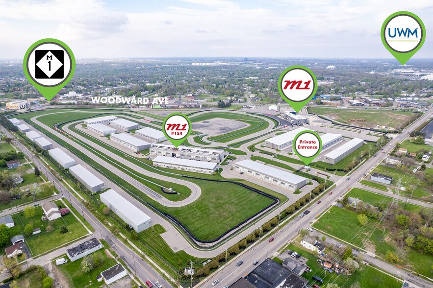 More Photos Of 154 W Speed Way, Pontiac Parking Garage For Sale