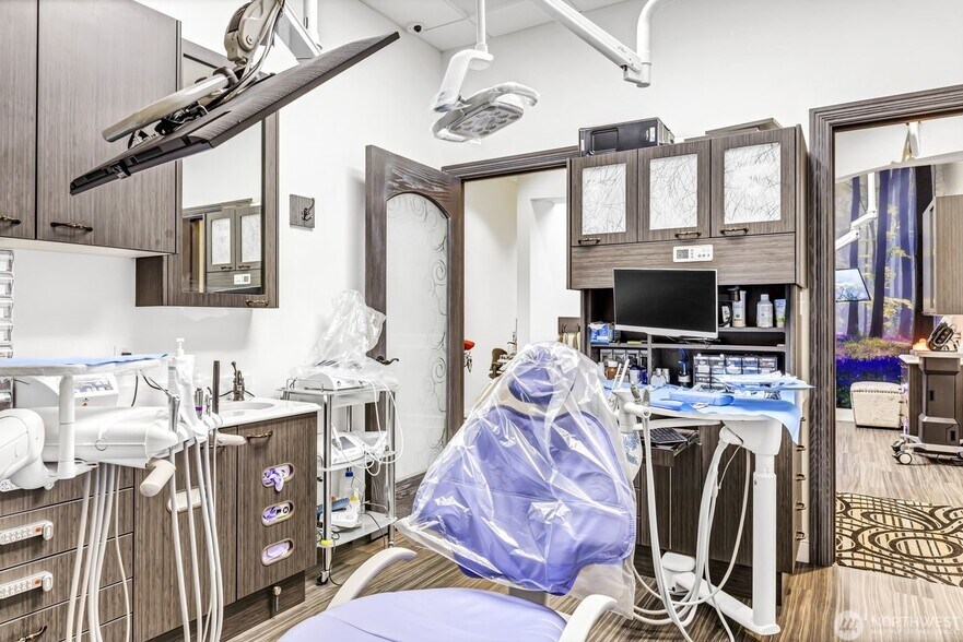 More Photos Of 15419 NE 20th St, Bellevue Medical For Sale