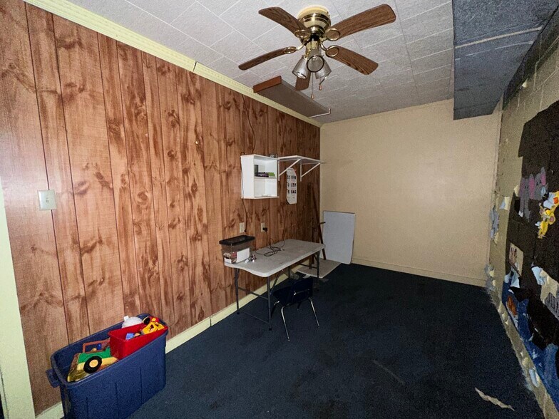 More Photos Of 1901 Mechanicsburg Rd, Springfield Religious Facility For Sale