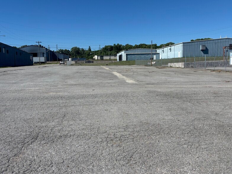 More Photos Of 1040 Higgs Rd, Lewisburg Warehouse For Lease