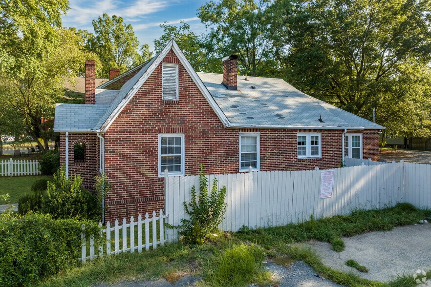 More Photos Of 2220 The Plaza, Charlotte Office Residential For Sale