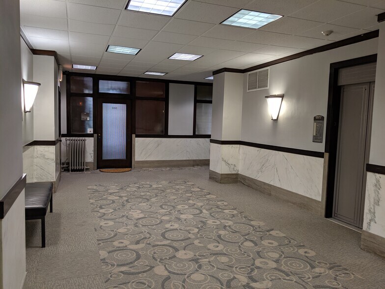 More Photos Of 1600-1627 Sherman Ave, Evanston Office For Lease