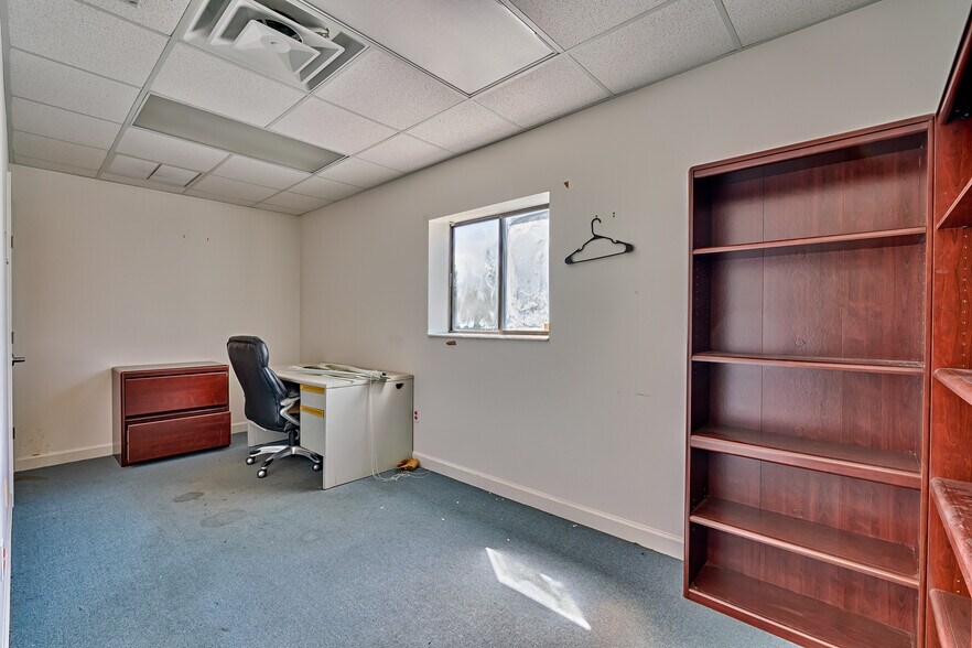 More Photos Of 200 NE Commercial Cir, Keystone Heights Unknown For Lease