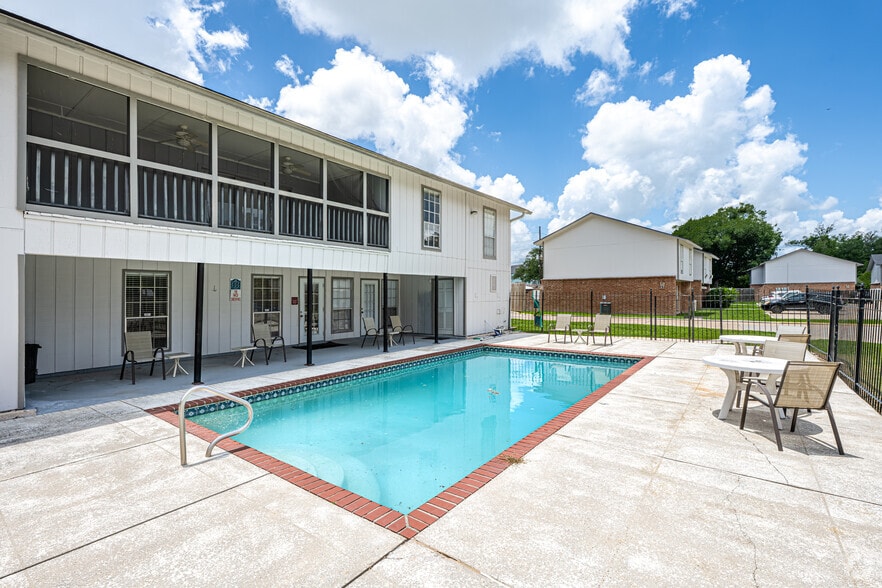 More Photos Of 150 Shady Arbors Cir, Houma Apartments For Sale