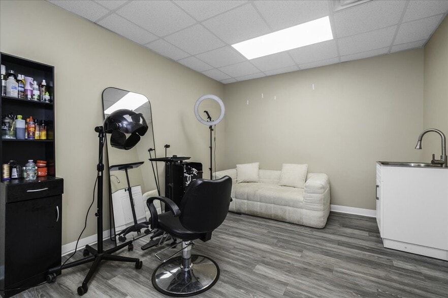 More Photos Of 2001 Route 17M, Goshen Medical For Lease