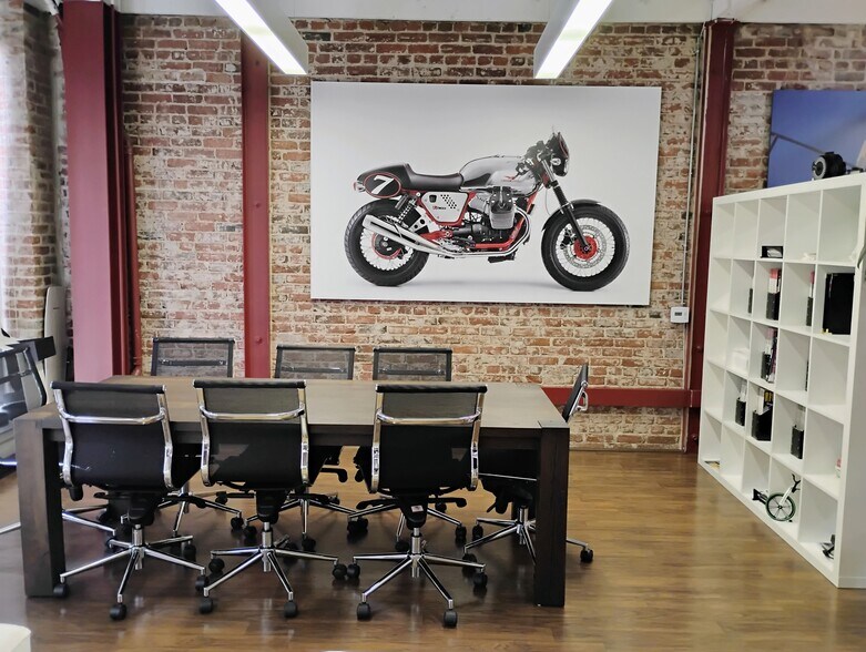 More Photos Of 33-35 E Colorado Blvd, Pasadena Storefront For Lease