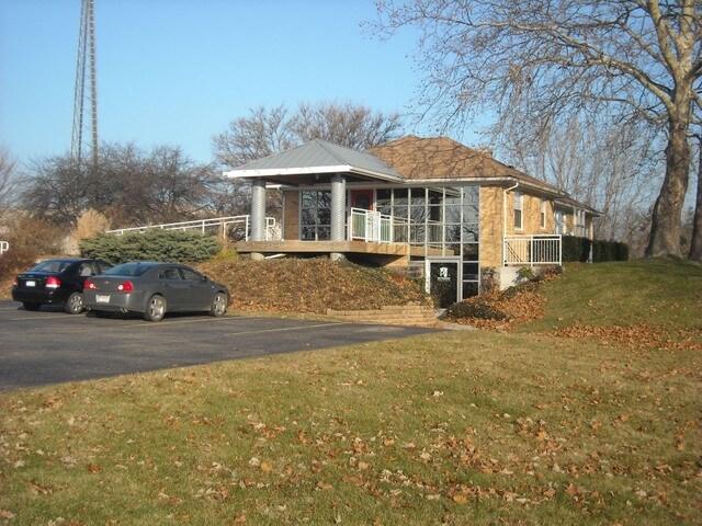 Primary Photo Of 4200 S 9th St, Kalamazoo Office Residential For Lease