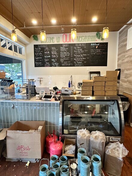 More Photos Of 4254 Main St, Philadelphia Storefront For Lease