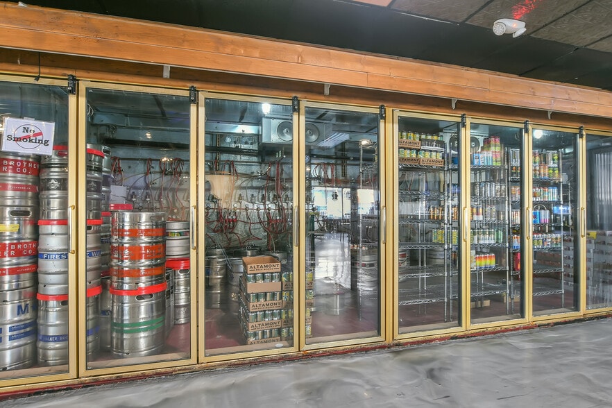More Photos Of 561 1st St, Brentwood Storefront Retail Office For Sale