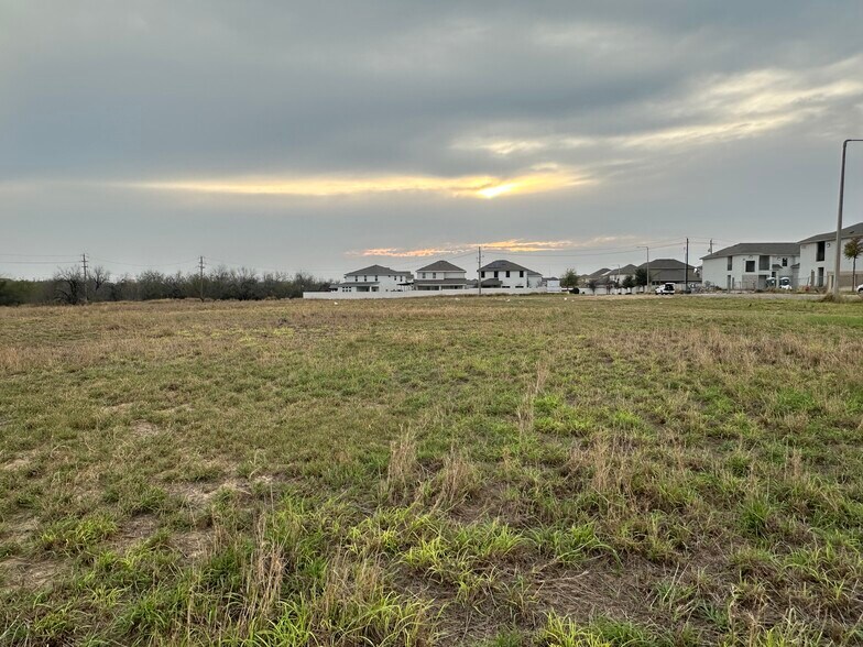 More Photos Of 1009 Monaco Blvd, Laredo Land For Sale