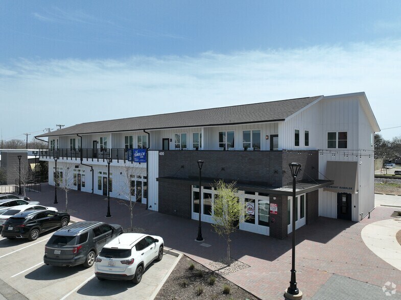 More Photos Of 300 E Front St, Arlington Hotel For Lease