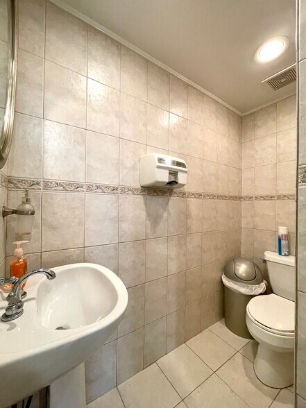More Photos Of 30-33 36th St, Astoria Rehabilitation Center For Lease
