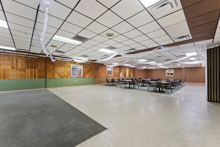 More Photos Of 118 Railroad Ave NE, Mora General Retail For Sale