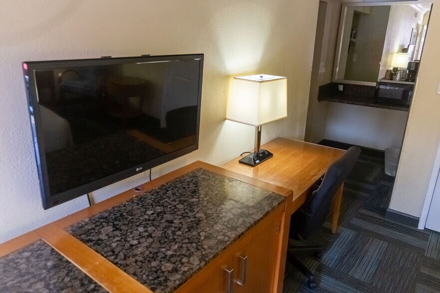 More Photos Of 1895 Monterey St, San Luis Obispo Hospitality For Sale