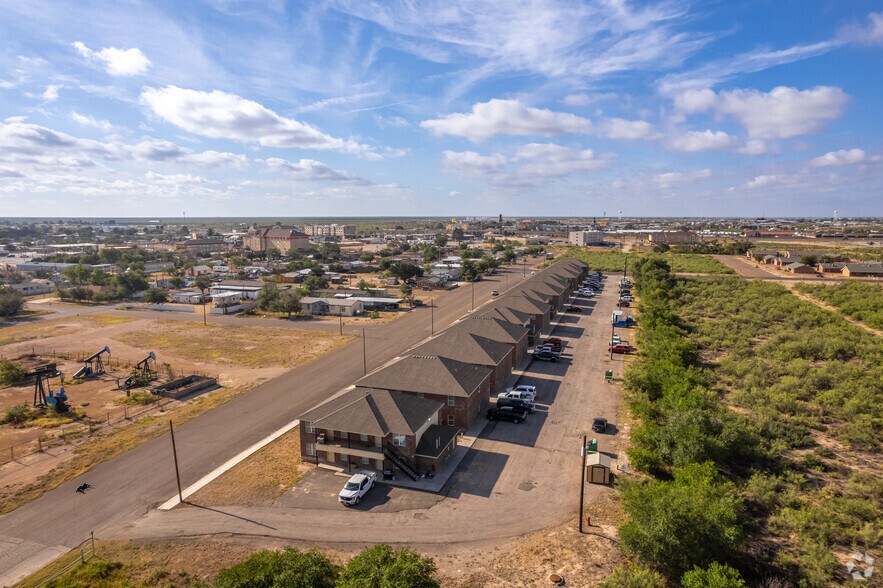 More Photos Of 1203 S Gail Ave, Monahans Apartments For Sale