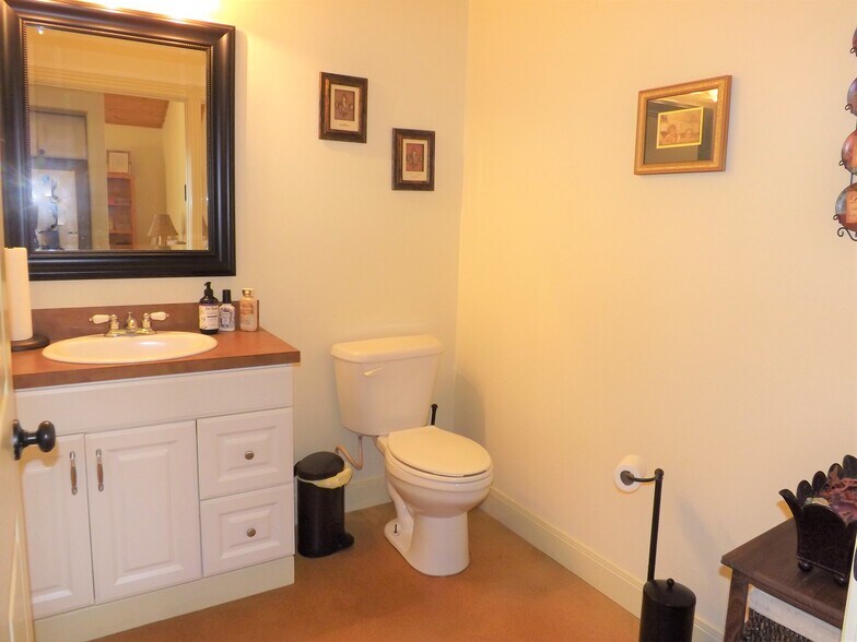 More Photos Of 4449 Highway 90, Alleyton Office For Lease