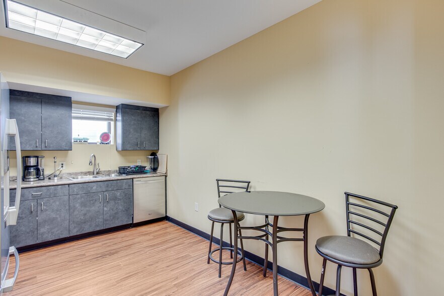 More Photos Of 1612 Candler Rd, Gainesville Manufacturing For Sale