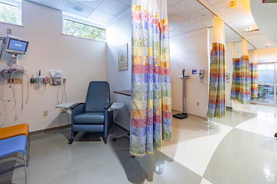 More Photos Of 14-01 Broadway, Fair Lawn Medical For Lease