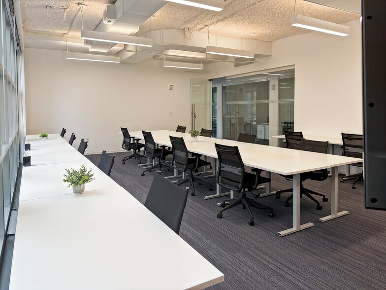 More Photos Of 800 Maine Ave SW, Washington Coworking Space