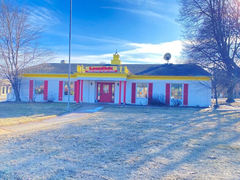 Primary Photo Of 1684 Main St, Green Bay Freestanding For Lease