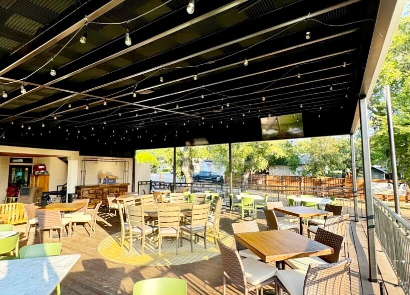 More Photos Of 308 N Fannin St, Rockwall Restaurant For Sale