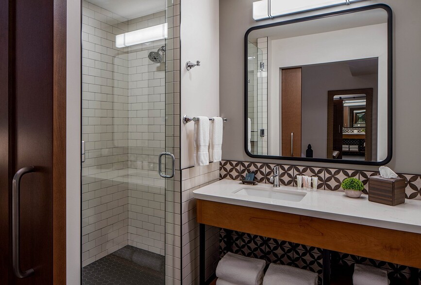 More Photos Of 1501 Washington Ave, Saint Louis Hotel For Sale