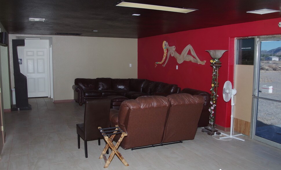 More Photos Of 2450 W Mesquite Ave, Pahrump Bar For Sale