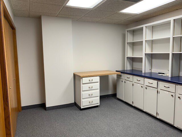 More Photos Of 505-511 5th St, Sioux City Office For Sale