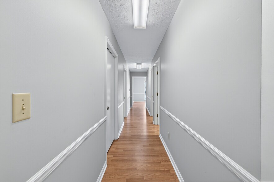 More Photos Of 4109 Robinson St, Covington Freestanding For Sale