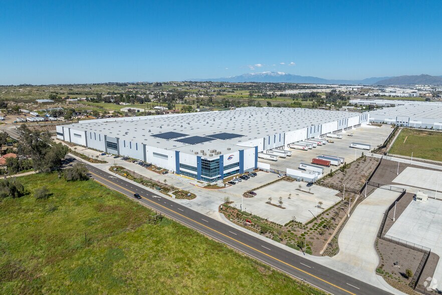 More Photos Of 23550 Placentia Ave, Perris Distribution For Lease