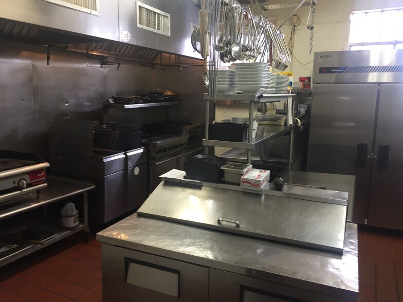 More Photos Of 885-889 N Howard St, Baltimore Restaurant For Sale
