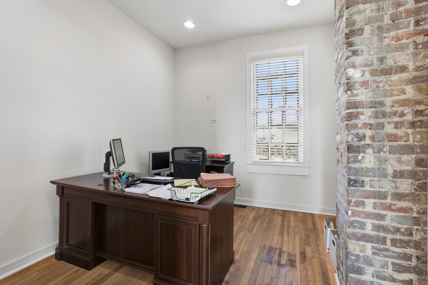 More Photos Of 629 Jefferson St, Jackson Office For Sale