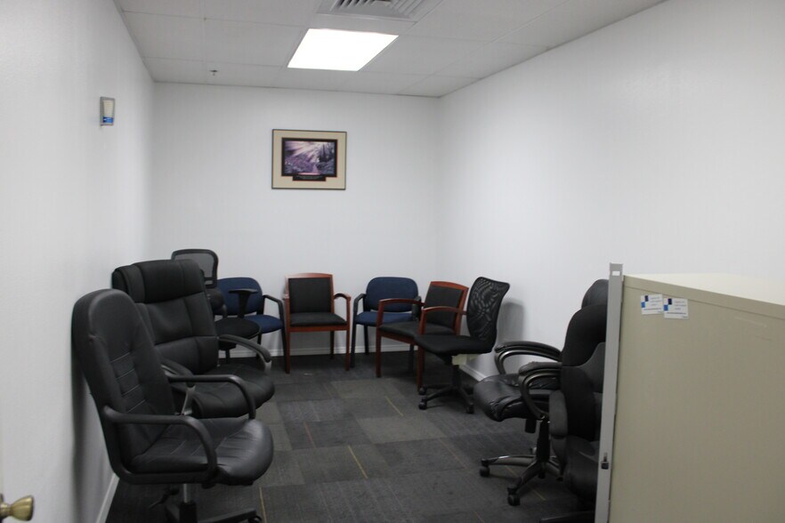 More Photos Of 110 Athens St, Tarpon Springs Light Manufacturing For Sale