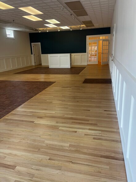 More Photos Of 89 Whitfield St, Guilford Storefront Retail Office For Lease