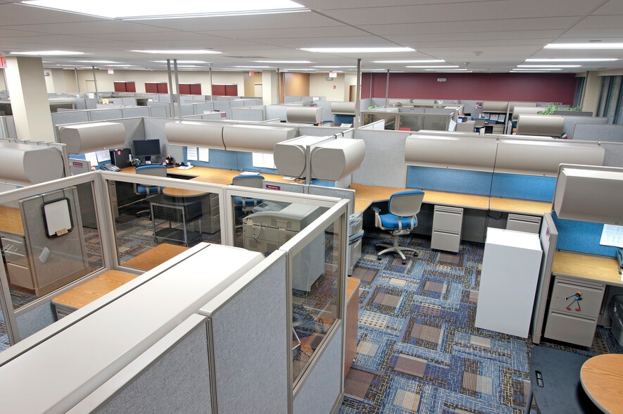 More Photos Of 94 New Karner Rd, Albany Office For Lease