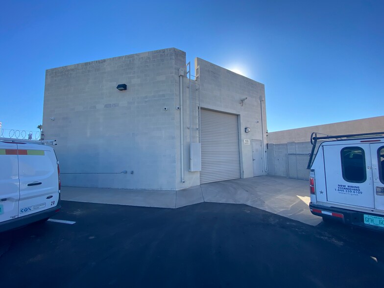 More Photos Of 133 W 1st Ave, Mesa Showroom For Lease