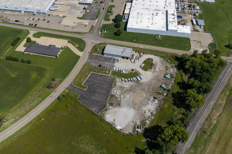 More Photos Of 2050 Reiser Ave SE, New Philadelphia Warehouse For Sale